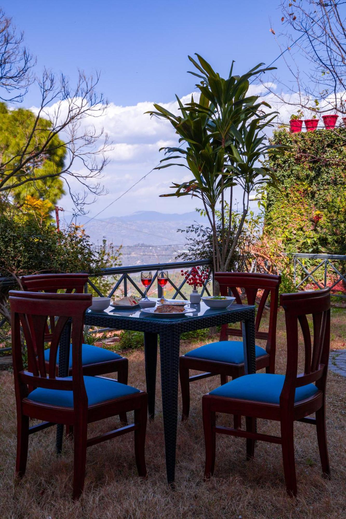Alaya Stays Mehar Villa - 3 Bhk With Garden & Scenic Views Kasauli Exterior foto